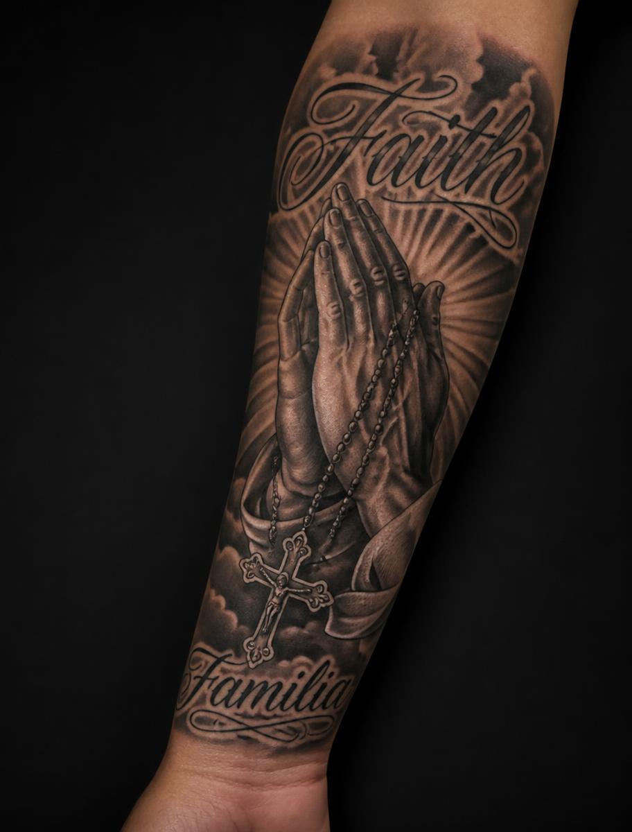 Tatouage Faith & Familia